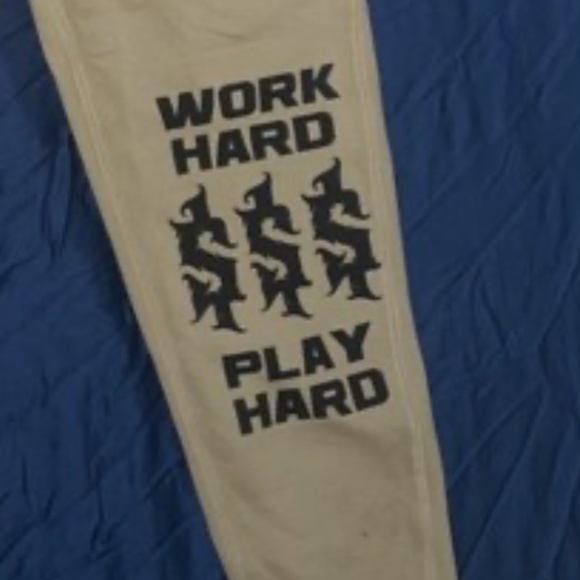 Brand New Men's Cream Joggers W/ Design - Picture 4 of 4
